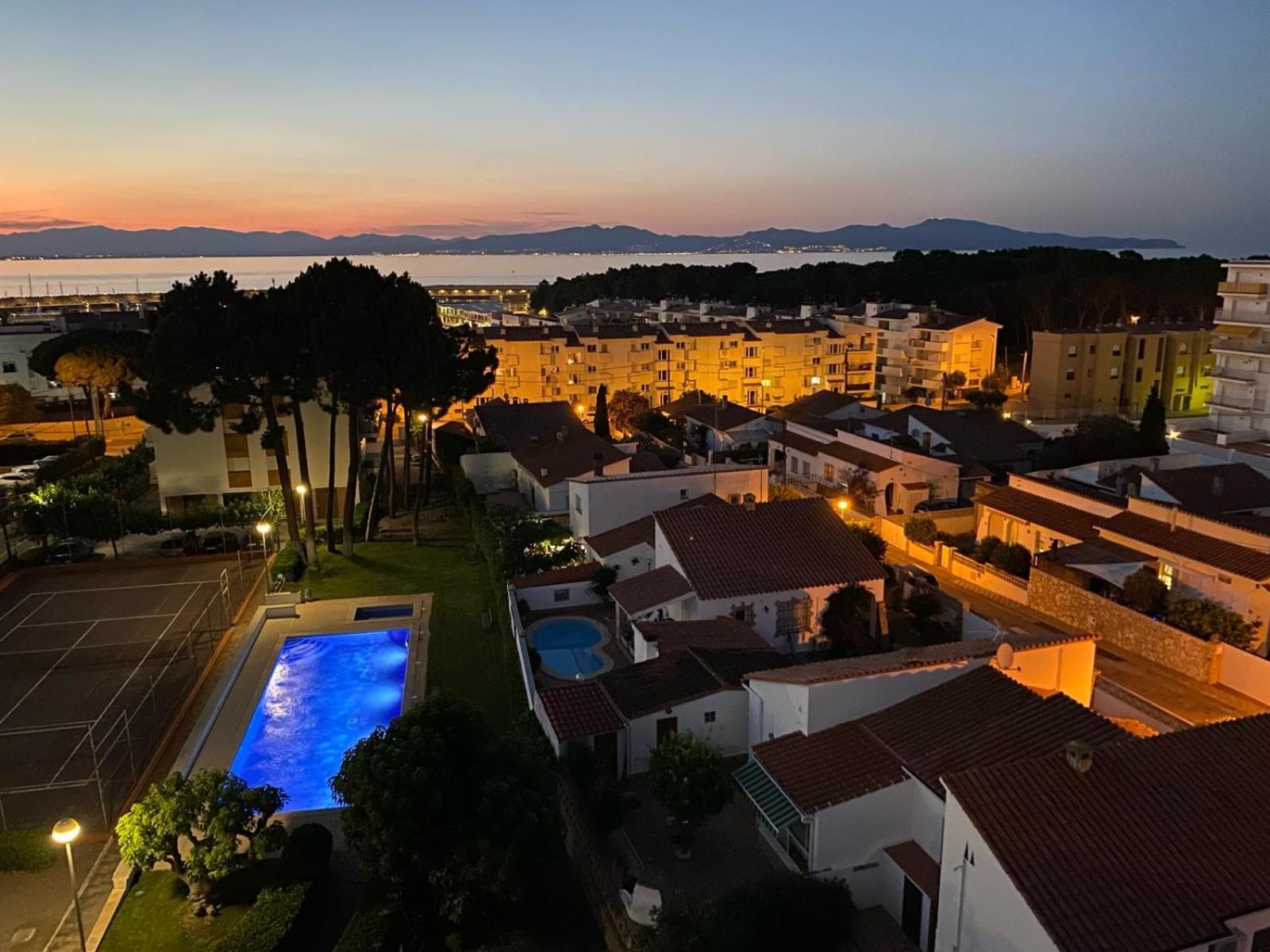 Orsa-Atico Con Vista Al Mar Y Piscina Apartment L' Escala Bagian luar foto