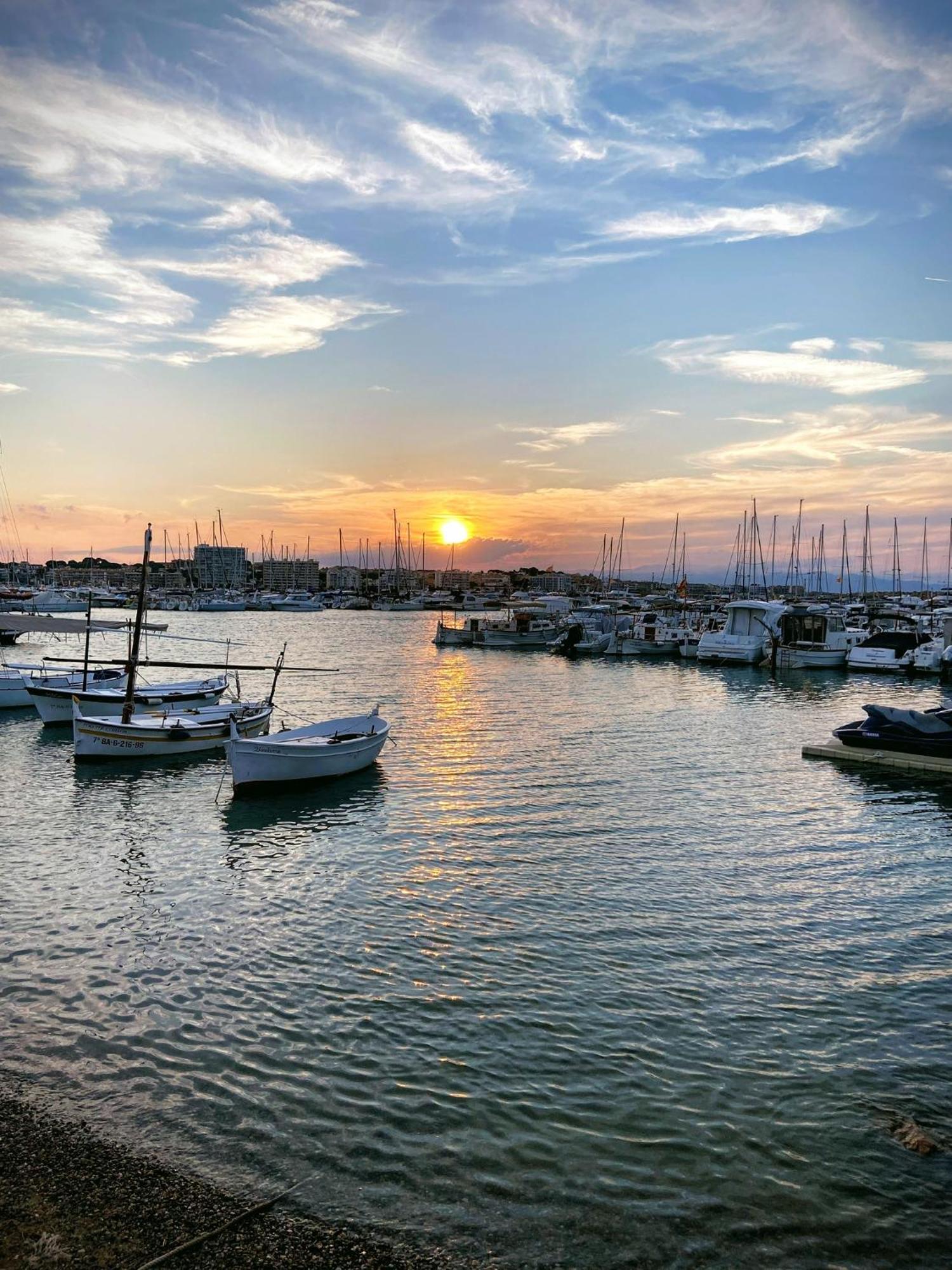 Orsa-Atico Con Vista Al Mar Y Piscina Apartment L' Escala Bagian luar foto